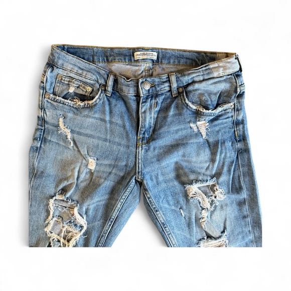 Zara Stylish Blue Distressed Women Jeans - Picture 4 of 6